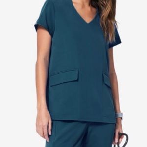 Caribbean Blue Figs Scrub Top